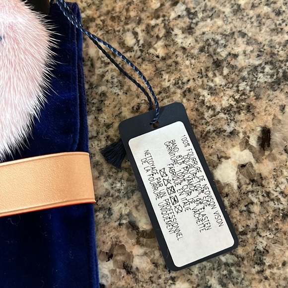 Louis Vuitton Pink Monogram Mink Sleeping Mask with COA - Picture 12 of 12